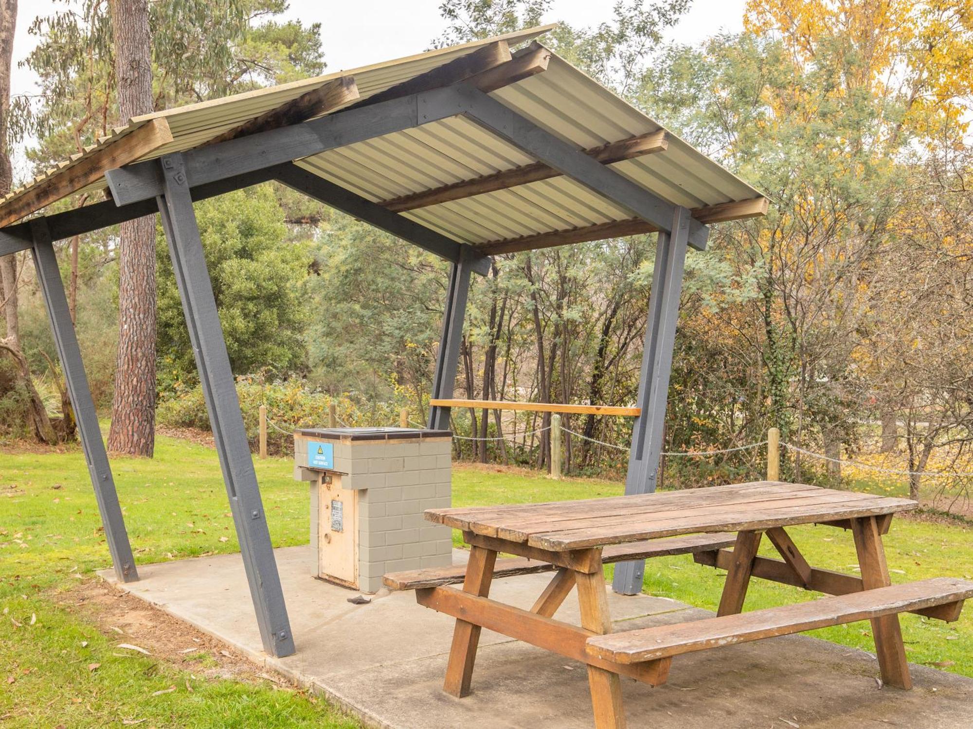Nrma Bright Holiday Park エクステリア 写真
